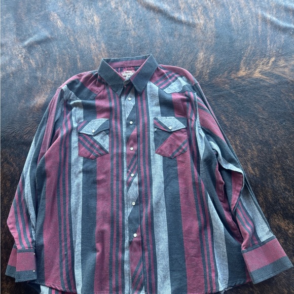 Wrangler Men's Burgundy and Gray Striped Shirt - Picture 1 of 1